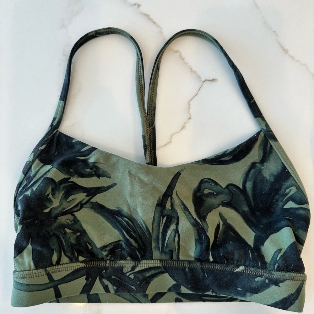 Lululemon sports bra